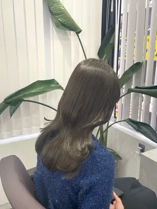 セミロング カラー 川中 あいかのヘアスタイル