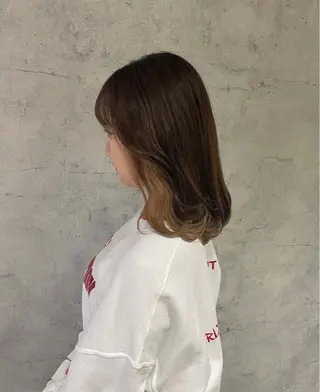 ミディアム カラー 唐澤 千尋のヘアスタイル