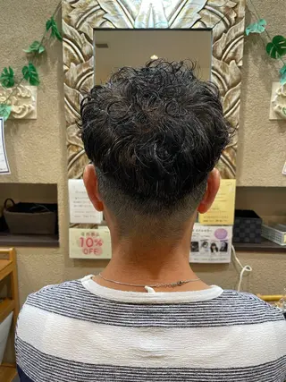 パーマ メンズ 勘場 万菜華のヘアスタイル