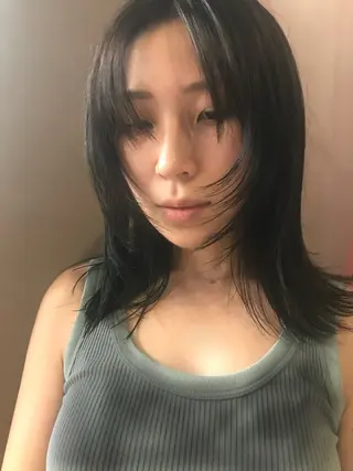 ミディアム 兼松 佑華のヘアスタイル