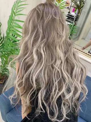 ロング カラー ヘアアレンジ Device ディバイスのヘアスタイル