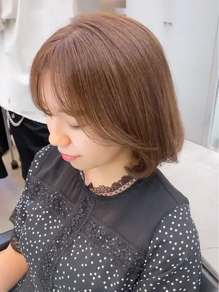 ミディアム カラー 岡野 静華のヘアスタイル