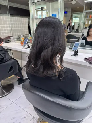 セミロング カラー ヘアアレンジ 顔まわりカット の達人のヘアスタイル