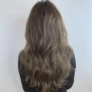 ロング ブリーチなしダブル/ レイヤーカット 小棹のヘアスタイル