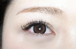 マツエク・マツパ 💜bora .のネイルデザイン