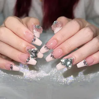 ネイル Queens テイのネイルデザイン