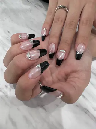 ネイル ♱˖⁺ 𝒎𝒐𝒑𝒊 ⁺のネイルデザイン