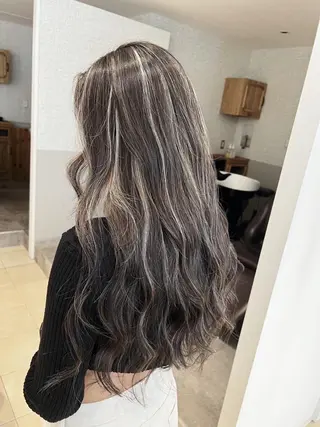 ロング カラー ROBIN所属・指名数No.1 /NAOYAのヘアスタイル