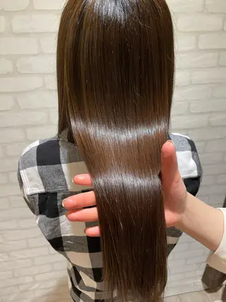 ロング 西山 瑞希のヘアスタイル