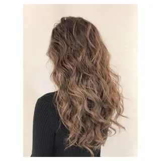 ロング カラー biscohair 髪にドラマを。のヘアスタイル