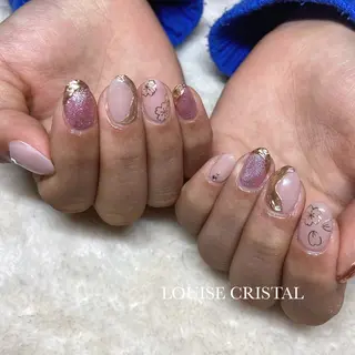 ネイル LOUISE CRYSTALのネイルデザイン