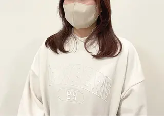 セミロング カラー 陰山 友咲のヘアスタイル