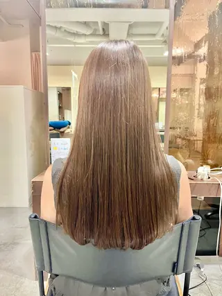 ロング 岡田 優香のヘアスタイル