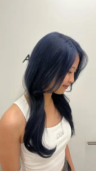 ロング カラー 🖤ハイトーン× レイヤー🖤SARAのヘアスタイル