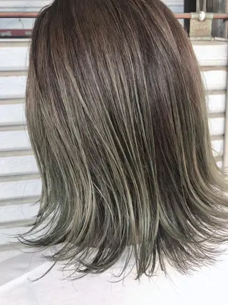 ミディアム カラー レイヤーカット匠 イソザキノリユキのヘアスタイル