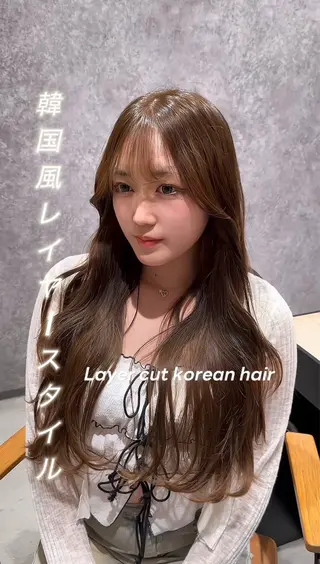 ロング 韓国レイヤーカット 透明感カラー冨田那樹のヘアスタイル