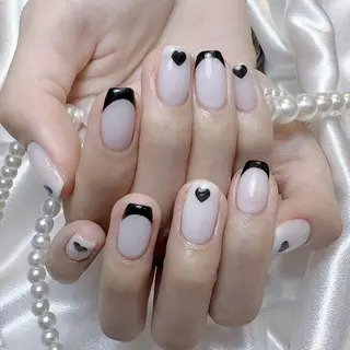 ネイル RAFFINE 月🦋🩵のネイルデザイン