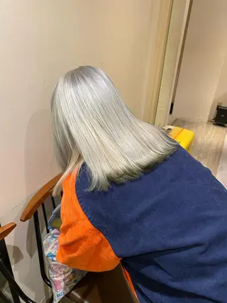 ミディアム ケリーズグリーン所属・ボブ/艶ハイトーン 森田/嵩士のヘアスタイル