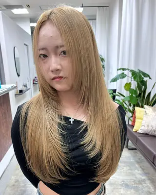 ロング レイヤーカット/ 貫井威努のヘアスタイル