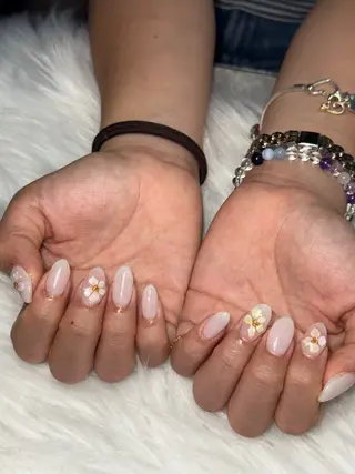 ネイル Momoka 🍑🎀のネイルデザイン