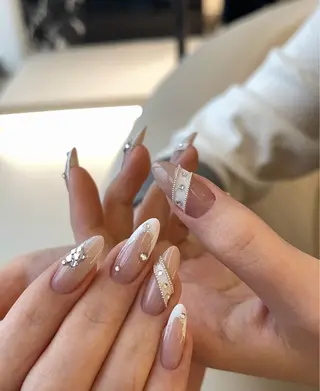 ネイル ETELUNA Nail 銀座店【パラジェル/フィルイン/チップスカルプ/マグネット/ニュアンス】所属・周 テイのネイルデザイン