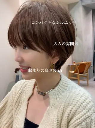 ショート カラー laff 新宿所属・切りっぱなしボブ レイヤー/縮毛矯正のヘアスタイル