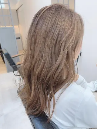 ロング カラー Pentas所属・〜貴女の人生に寄り添 う〜オダ　ジュンペイのヘアスタイル