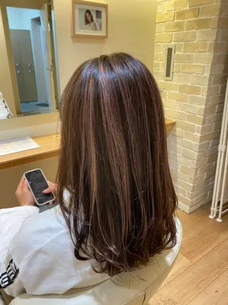 ロング ハイトーンエフェクト ブリーチいち丸のヘアスタイル