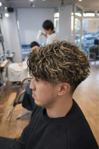 カラー パーマ 透明感カラー特化若山 結愛のヘアスタイル