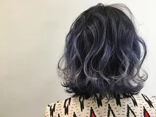 ミディアム due hair 京都駅前店 MILBON オージュア認定サロン【デューヘアー】所属・ハイトーンブリーチ 土坂　由志【京都】のヘアスタイル
