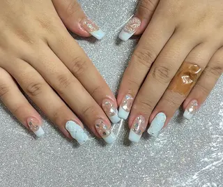 ネイル VIERU 🌈🎀💖のネイルデザイン