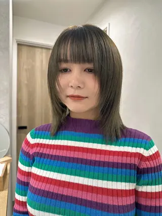 ミディアム カラー anon Loemのヘアスタイル