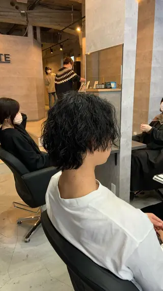 パーマ メンズ _WHITE所属・ダウンパーマ 曲がる縮毛矯正のヘアスタイル