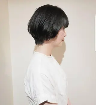 ショート 🇰🇷透明感×ハイ トーン🌟tomoのヘアスタイル