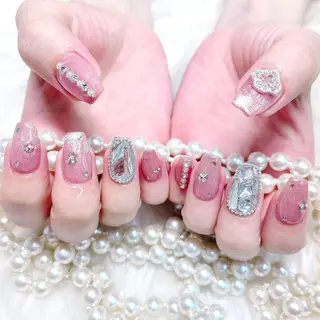 ネイル Go  Today シェアサロン 新宿Gratia店所属・杉山 栞のネイルデザイン