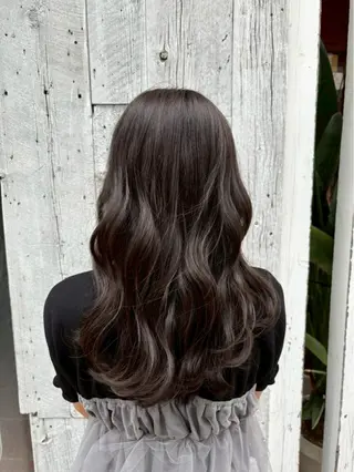 ロング カラー 🌸塩谷 桜🌸のヘアスタイル