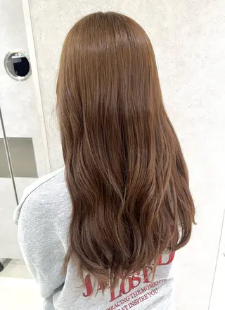 ロング カラー 巖本 真希のヘアスタイル