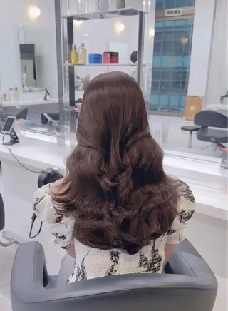 セミロング カラー ヘアアレンジ SALOWIN藤沢店所属・艶カラー の達人のヘアスタイル