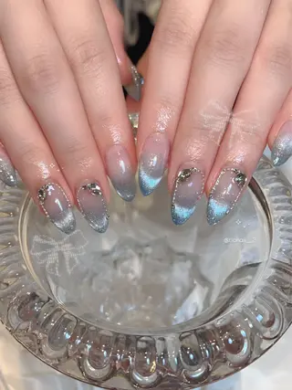 ネイル 𝘙𝘪𝘰𝘯𝘢 ...🕯🤍のネイルデザイン