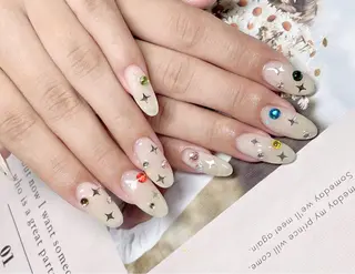 ネイル コウ ヨウのネイルデザイン