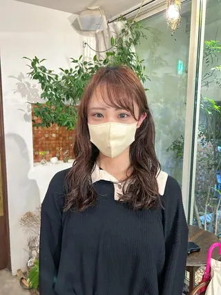 ロング パーマ 谷澤 朋佳のヘアスタイル