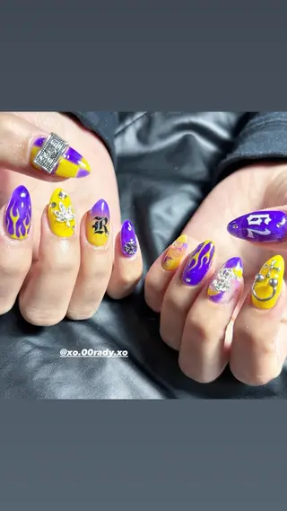 ミディアム ネイル ⛓Miyu ⛓のネイルデザイン