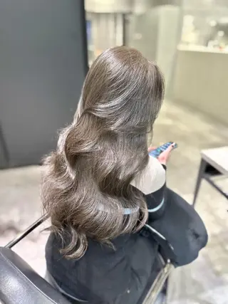 ロング カラー ヘアアレンジ _WHITE 難波本店のヘアスタイル