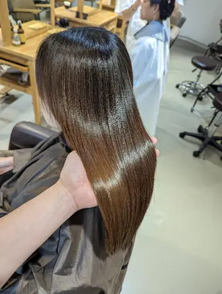 ロング ⭕鏡のような劇艶/ 賀川サトシ⭕️のヘアスタイル