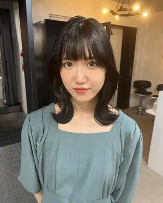 ミディアム ブリーチ/ウルフ ハッシュカット/石山のヘアスタイル