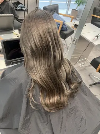 ロング カラー 中井 一葉のヘアスタイル