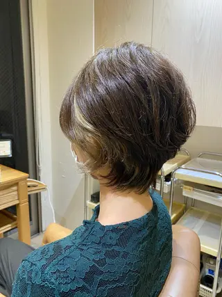 ショート カラー パーマ BiBi 藤野あゆみのヘアスタイル