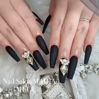 ネイル MADIA藤沢所属・MADIA MEGUのネイルデザイン