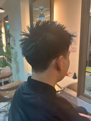 メンズ タツキ／レイヤー／ パーマ／艶カラーのヘアスタイル