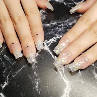 ミディアム ネイル クロキ 。のネイルデザイン